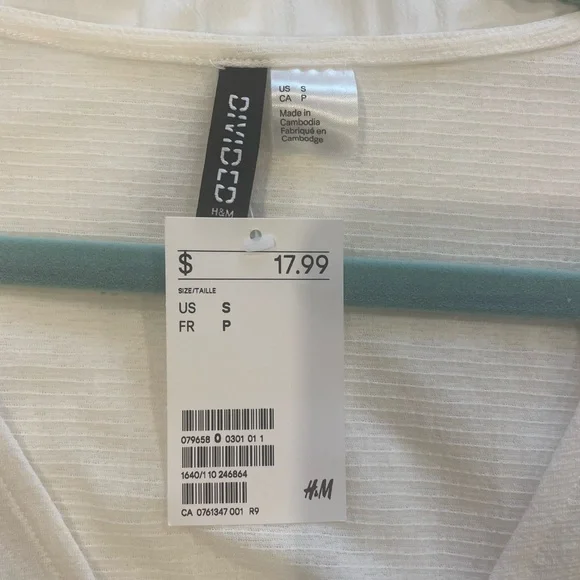 DIVIDED T-SHIRT SIZE SMALL - Picture 2 of 3